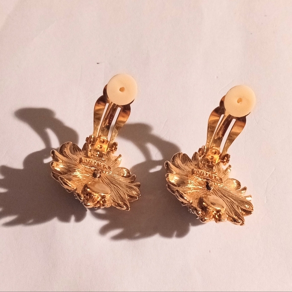 Vintage Erwin Pearl Clip On Goldtone Earrings - Picture 7 of 8